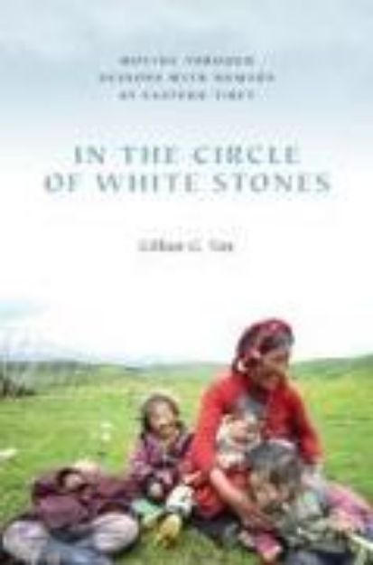 Bild von In the Circle of White Stones von Gillian G. Tan